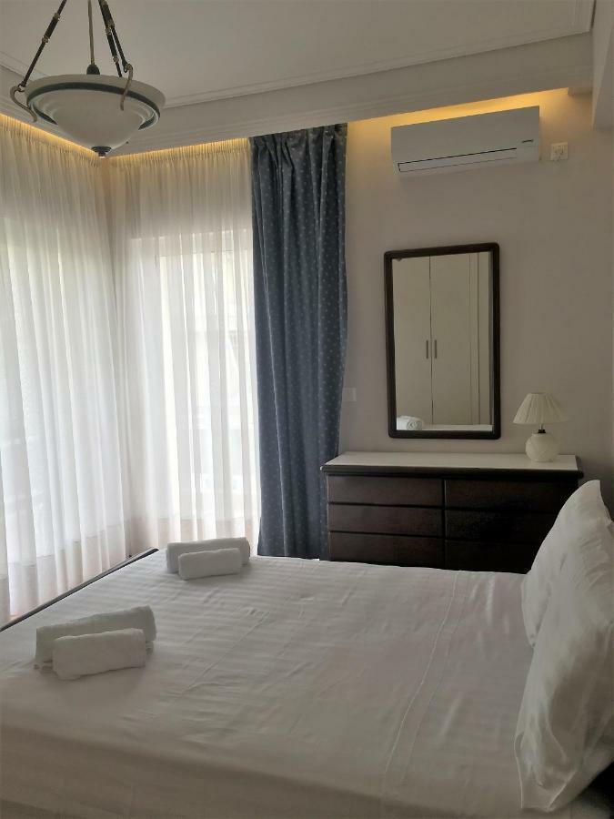 Grace Apartments Loutráki Extérieur photo